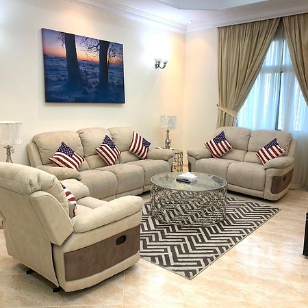 Al Misrea Tower Apartment Manama Exterior photo